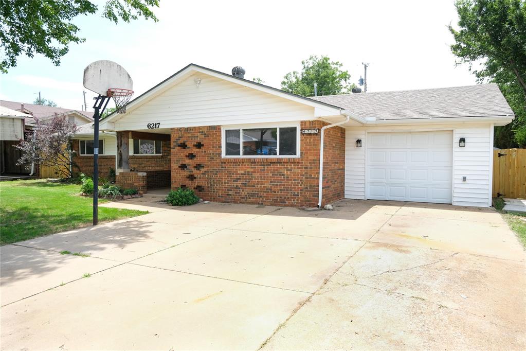 621 Reeves Court Property Photo 3