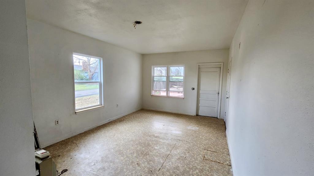 701 S Main Street Property Photo 6