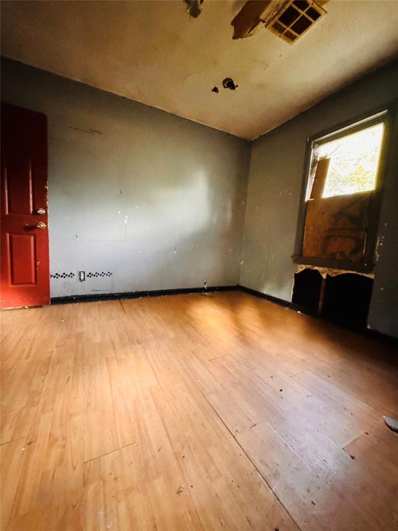 1319 W 1st Street Property Photo 6