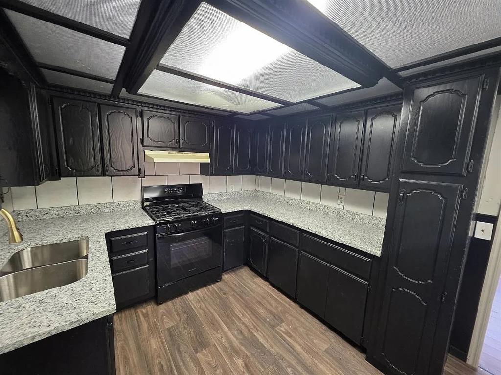10311 Bellview Property Photo 2