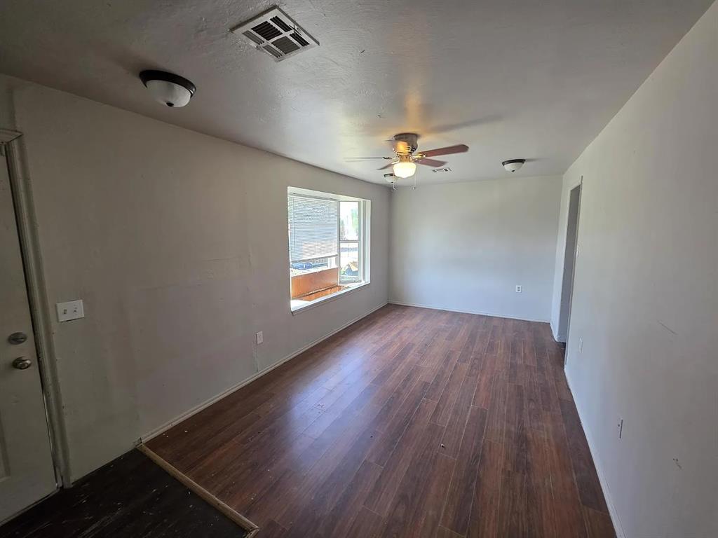 10311 Bellview Property Photo 9