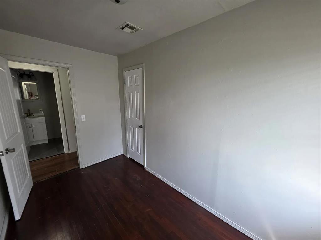 10311 Bellview Property Photo 13