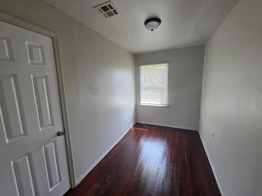10311 Bellview Property Photo 17