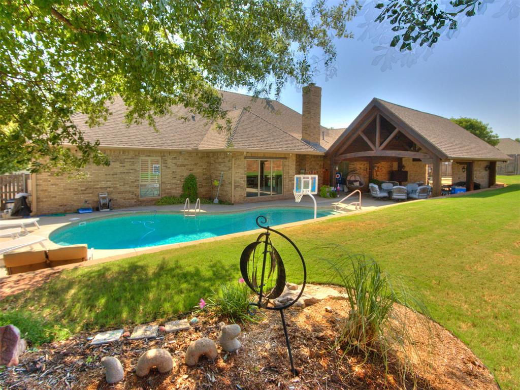 1429 Spring Creek Drive Property Photo 1