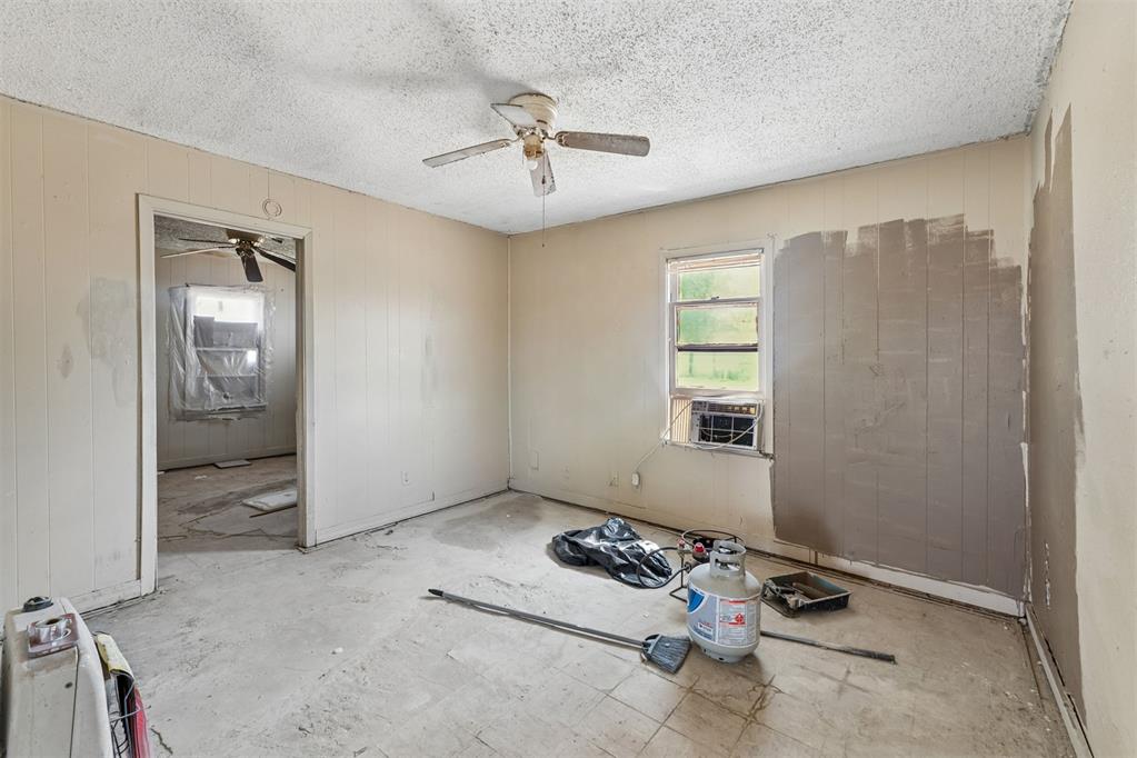417 W C Street Property Photo 6