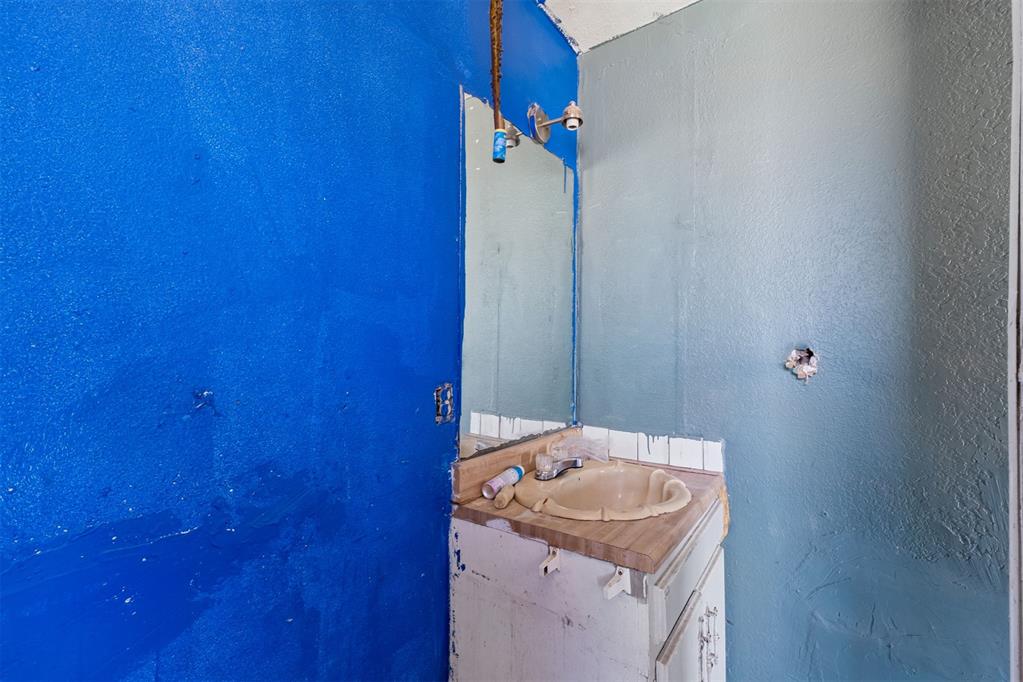 417 W C Street Property Photo 19