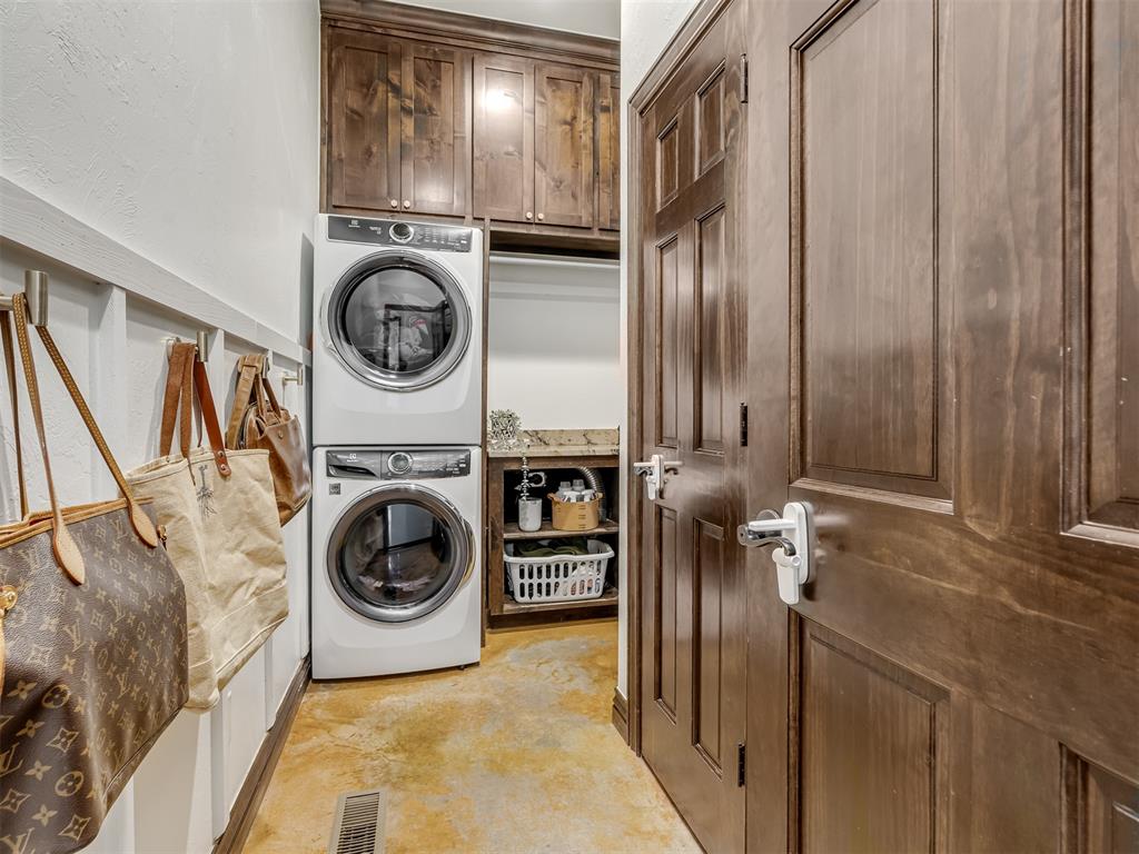 11075 Cindy Lane Property Photo 16