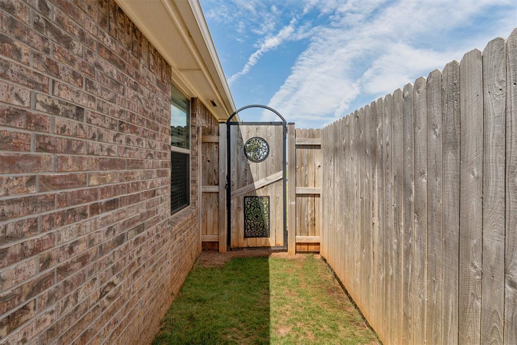 2816 Heather Haven Property Photo 44