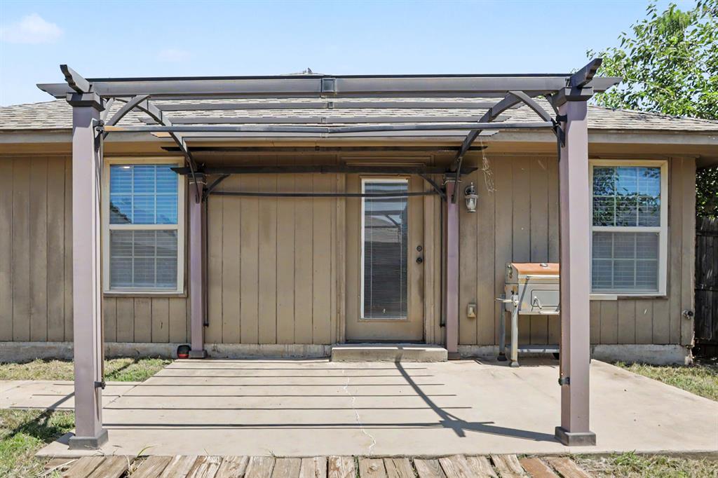 2420 Nw 198th Street Property Photo 4