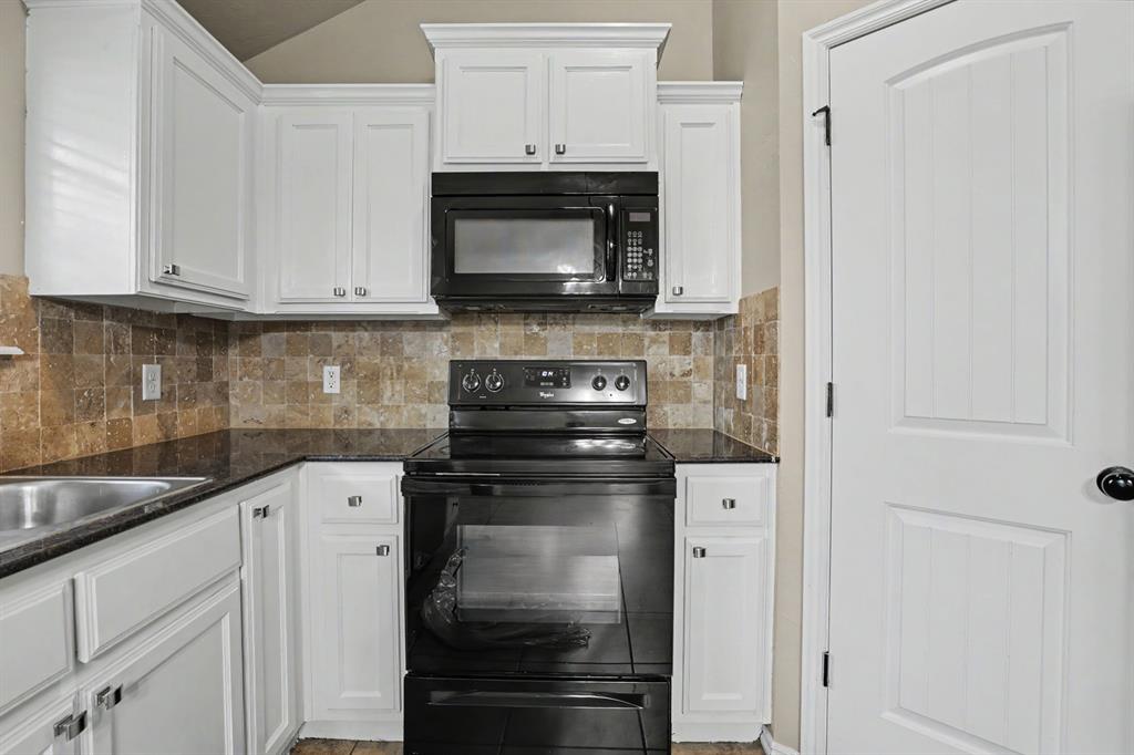 2420 Nw 198th Street Property Photo 10