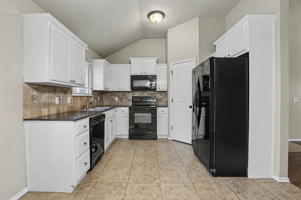 2420 Nw 198th Street Property Photo 11
