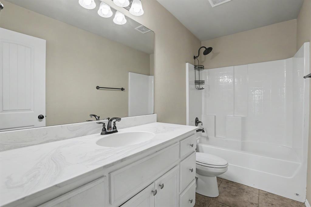 2420 Nw 198th Street Property Photo 23