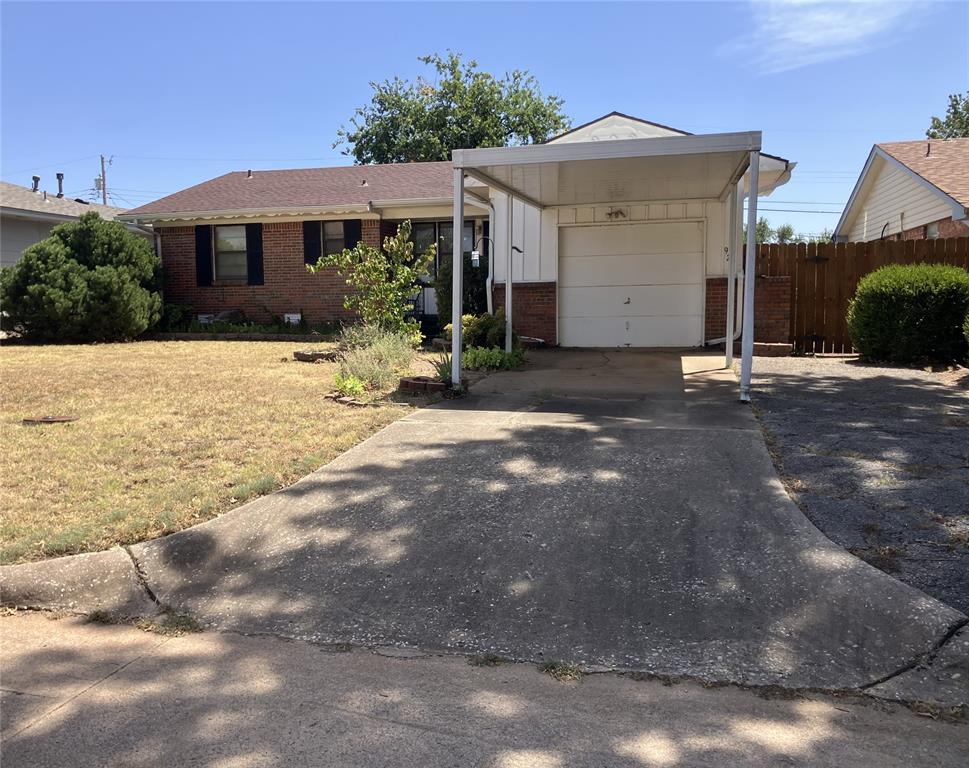 920 W Mitchell Drive Property Photo 1