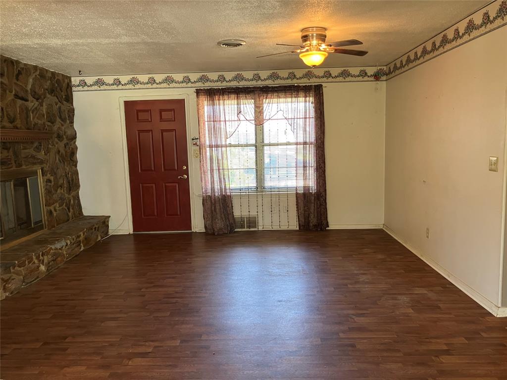 920 W Mitchell Drive Property Photo 5