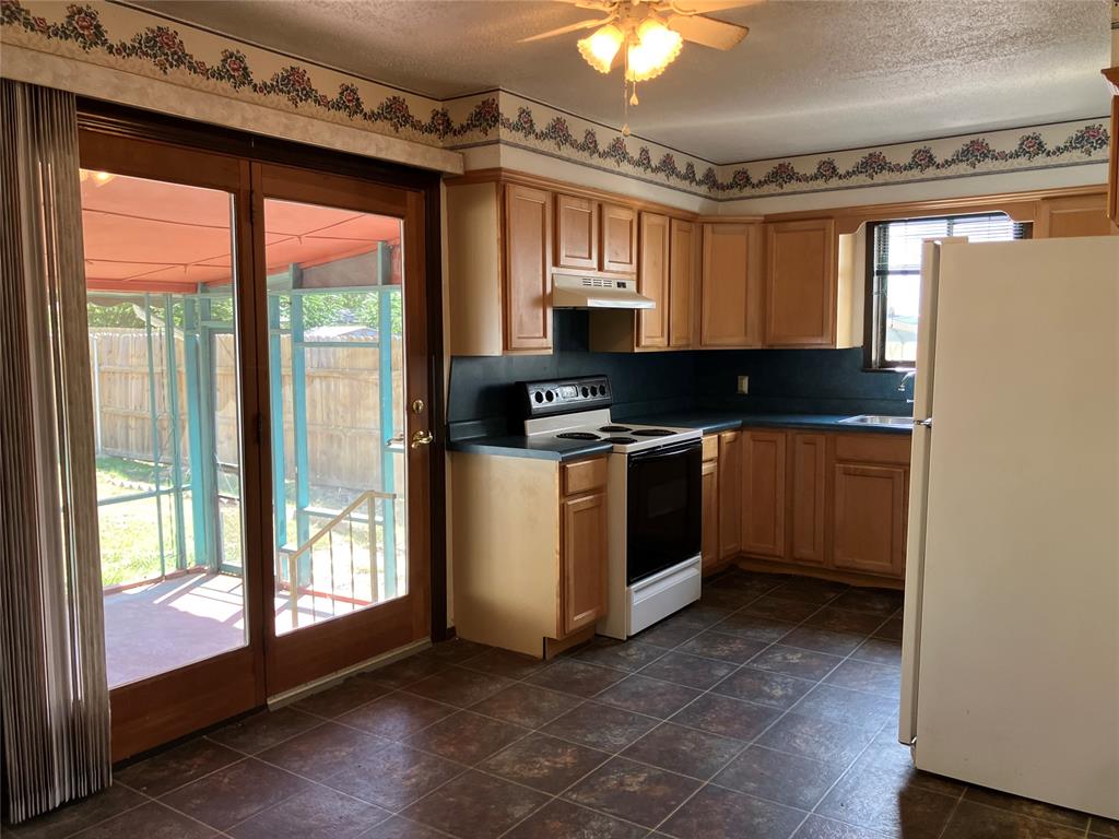 920 W Mitchell Drive Property Photo 10