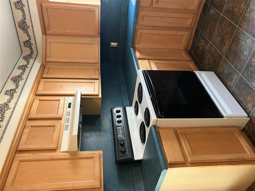 920 W Mitchell Drive Property Photo 12