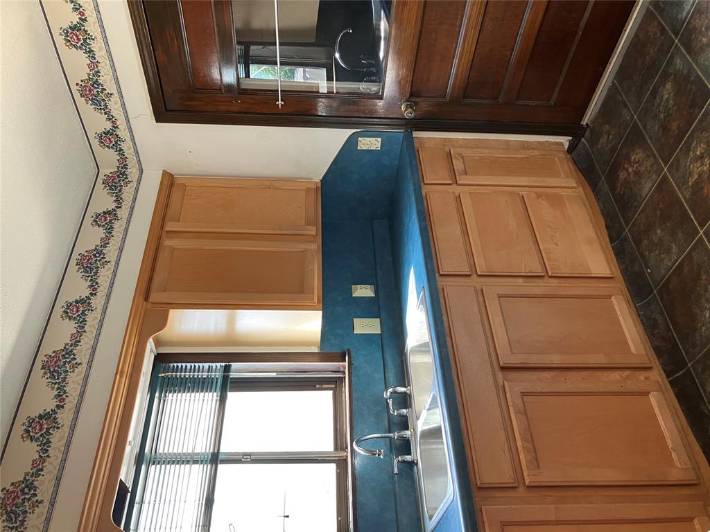 920 W Mitchell Drive Property Photo 13