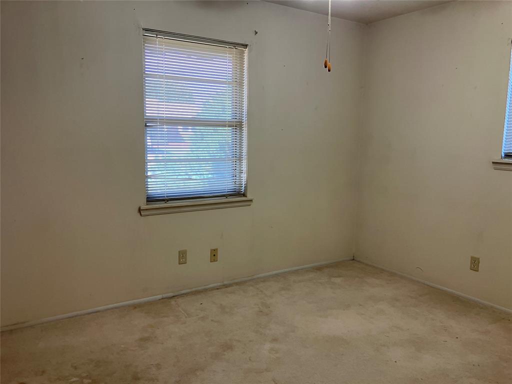 920 W Mitchell Drive Property Photo 18