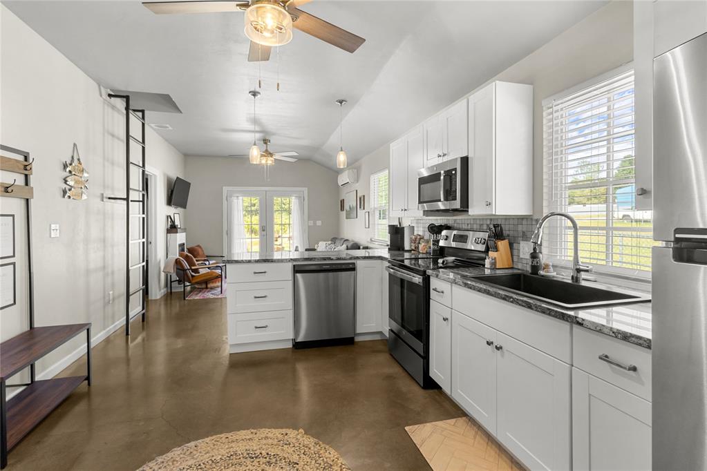 1244751 Property Photo 9
