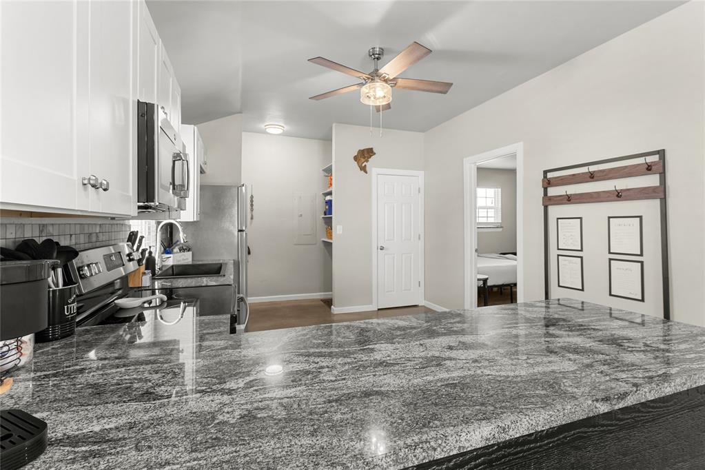 1244751 Property Photo 10