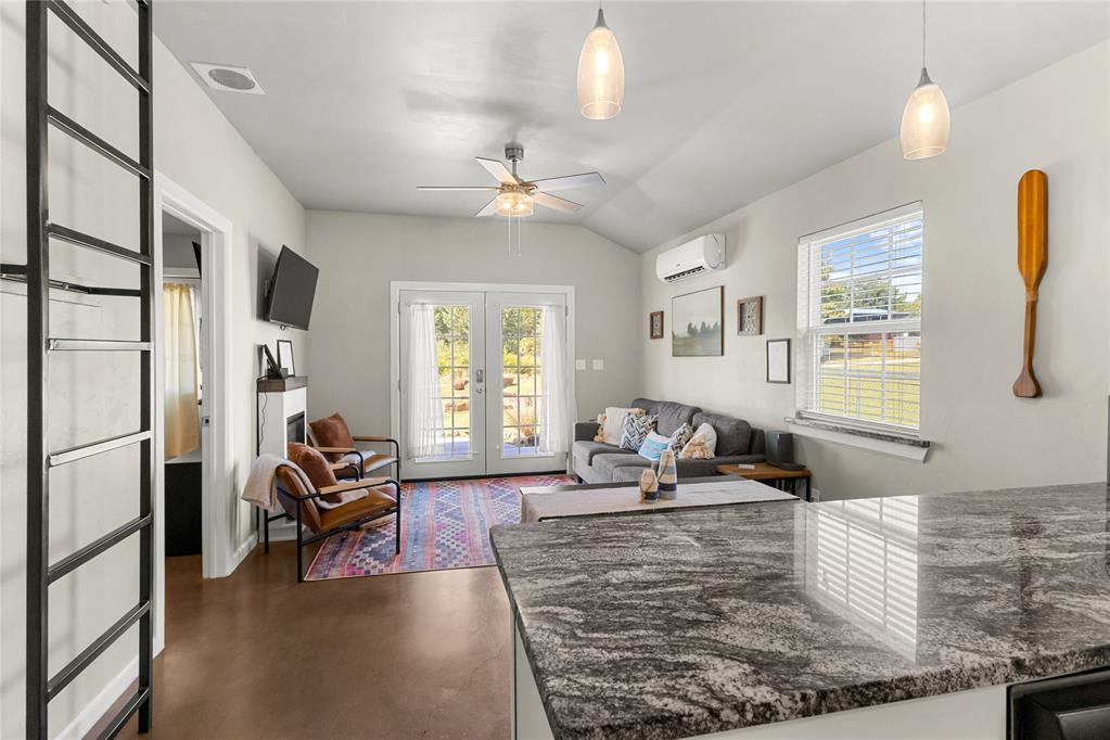 1244751 Property Photo 12