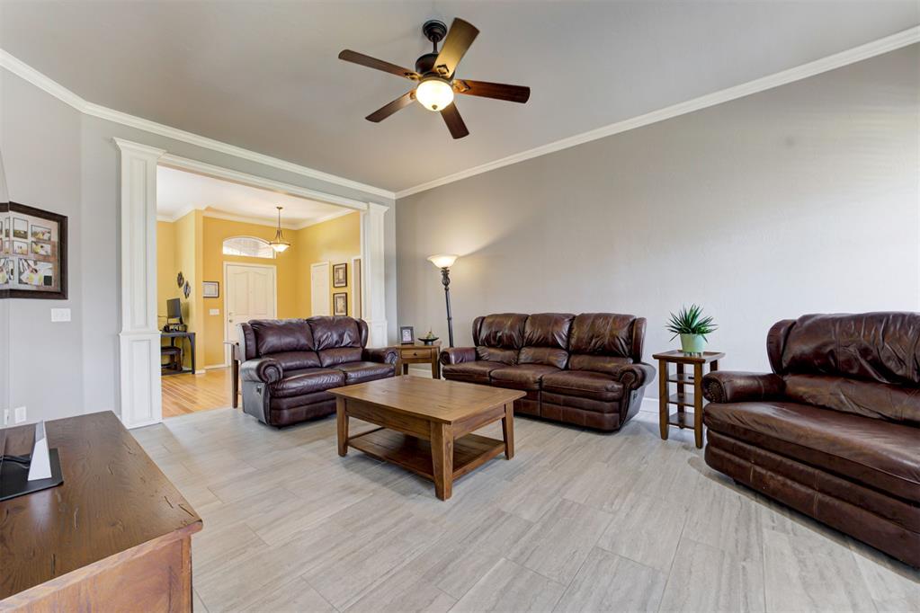 1112 Copperfield Drive Property Photo 4