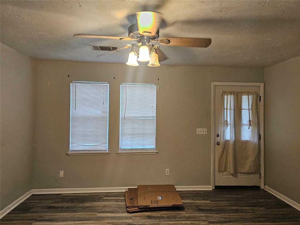 1112 Jet Drive Property Photo 2
