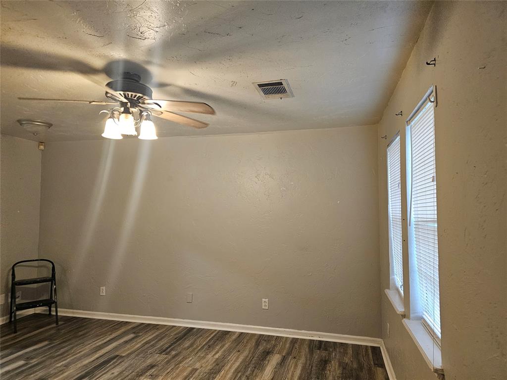 1112 Jet Drive Property Photo 3