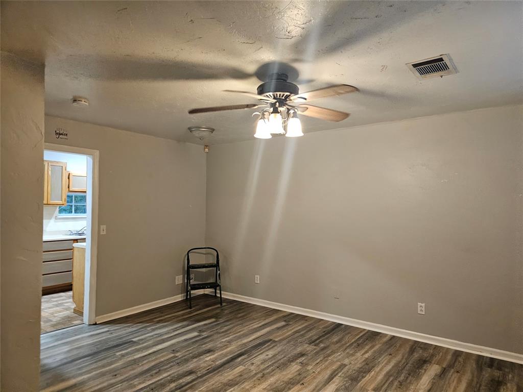 1112 Jet Drive Property Photo 4