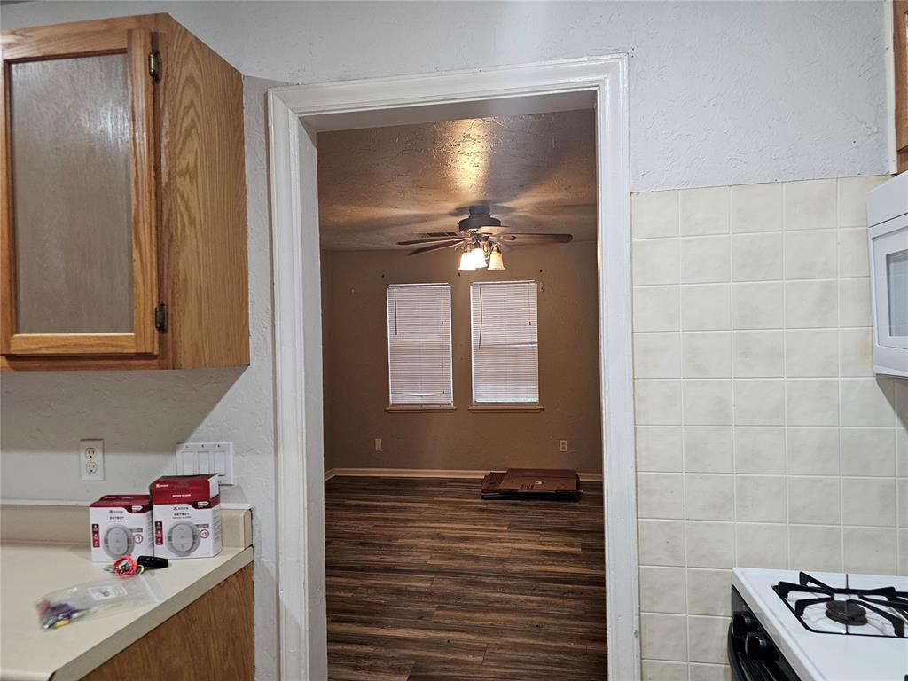 1112 Jet Drive Property Photo 5
