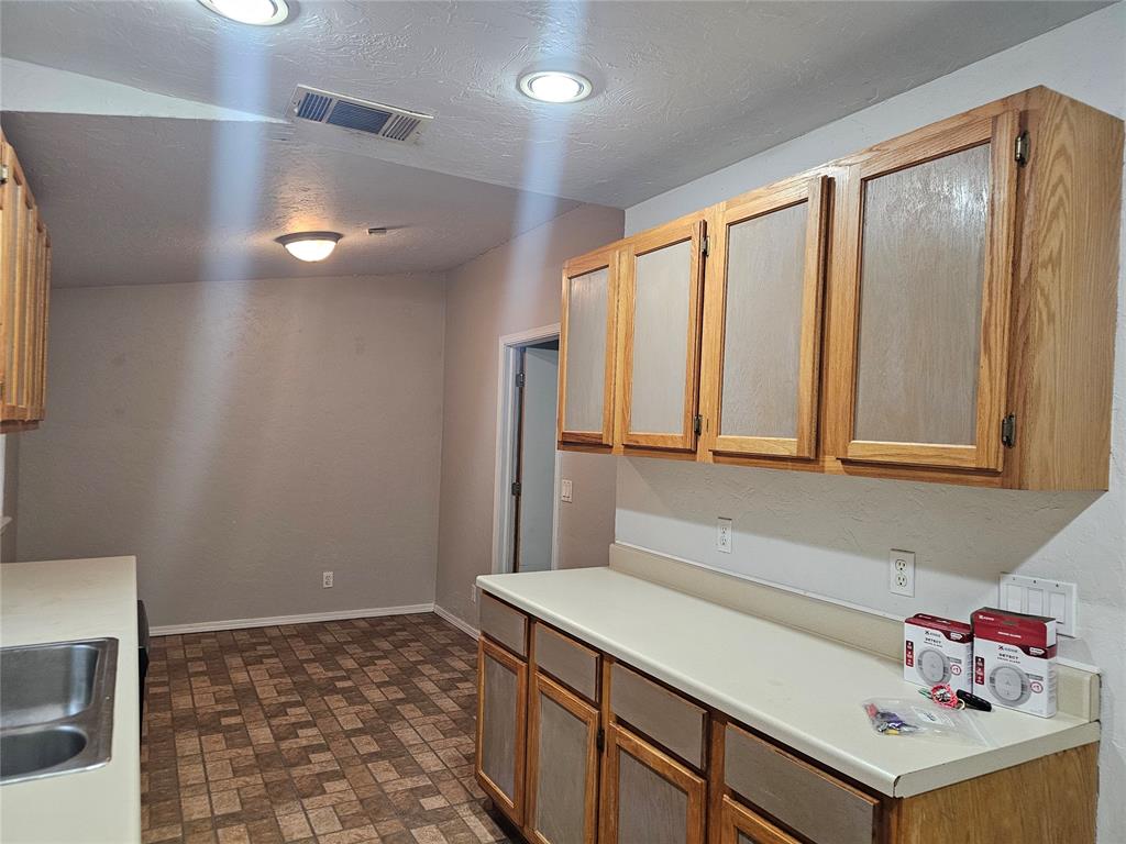 1112 Jet Drive Property Photo 8
