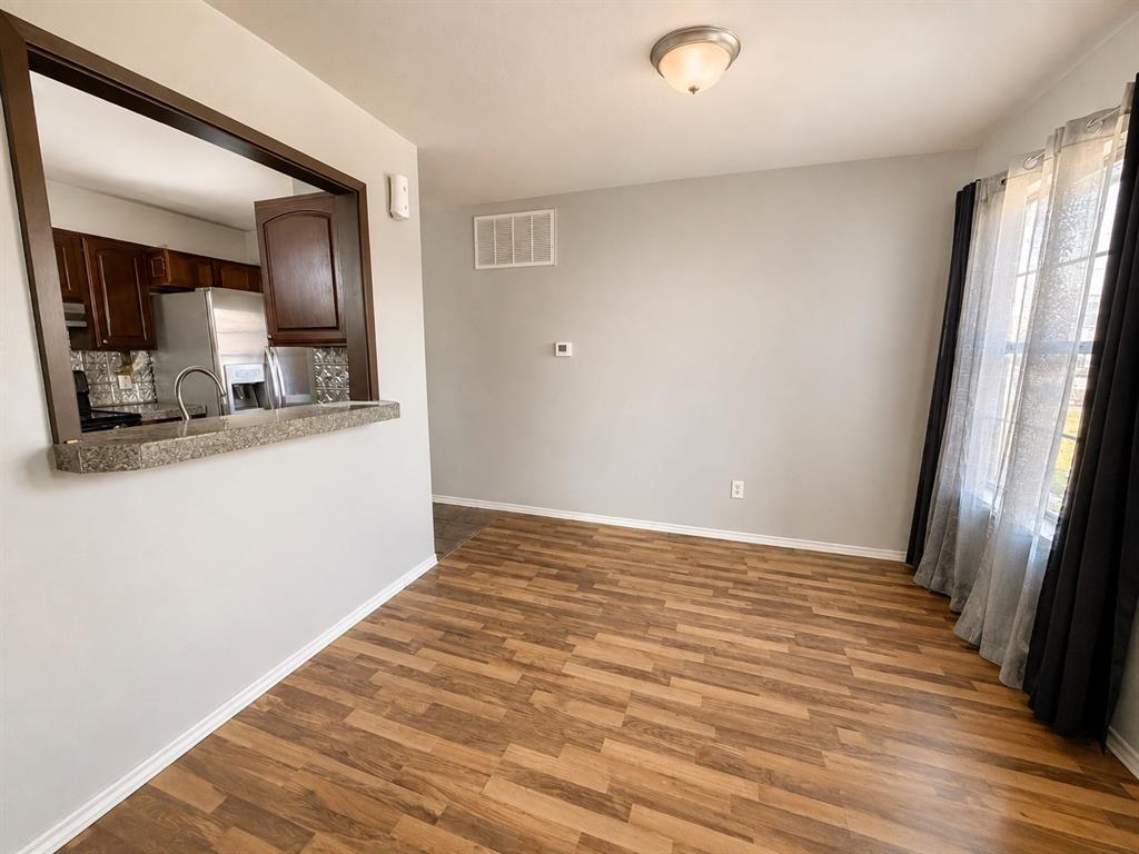 526 Clover Road Property Photo 4