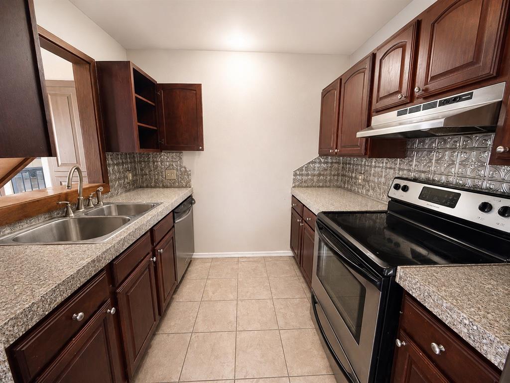 526 Clover Road Property Photo 6