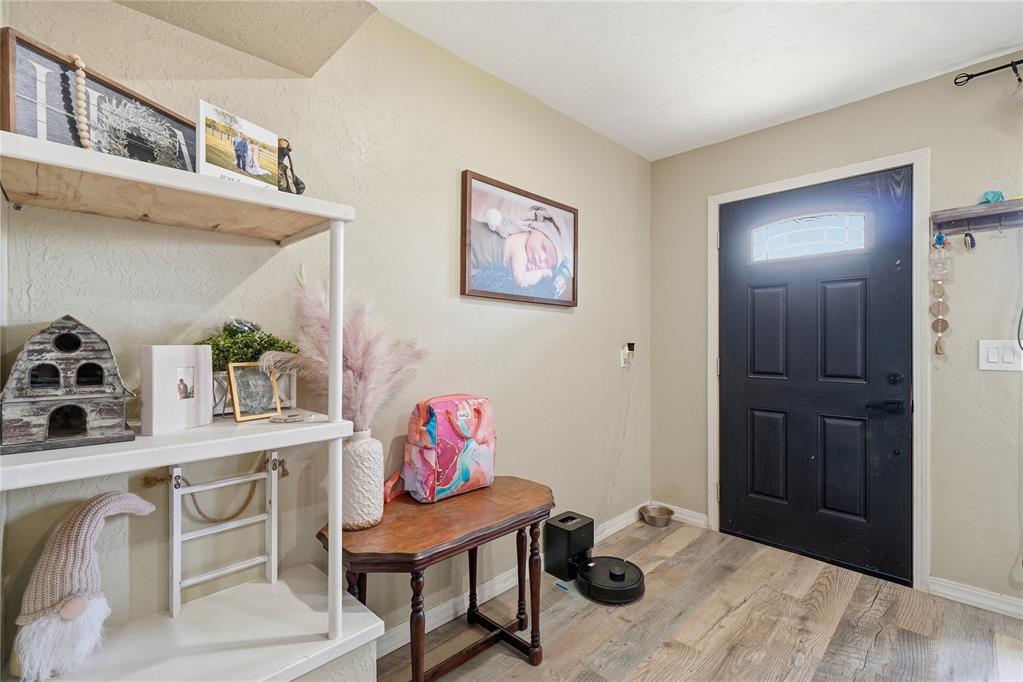 1206 N Market Street Property Photo 6