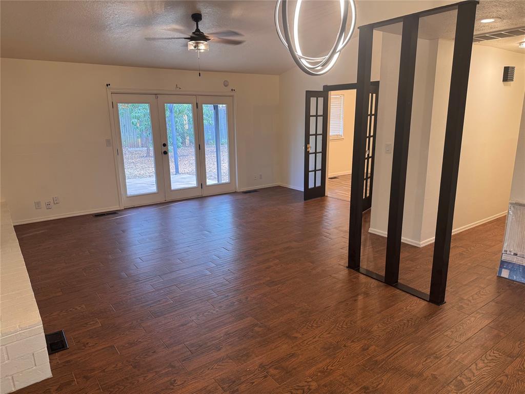 2120 Bois De Arc Circle Property Photo 4
