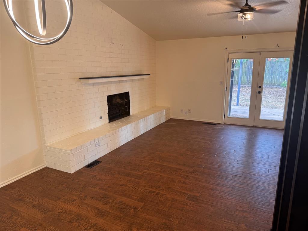 2120 Bois De Arc Circle Property Photo 6