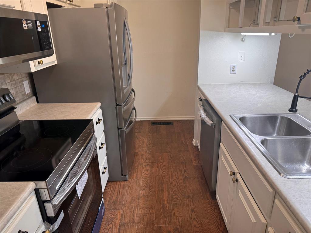 2120 Bois De Arc Circle Property Photo 8