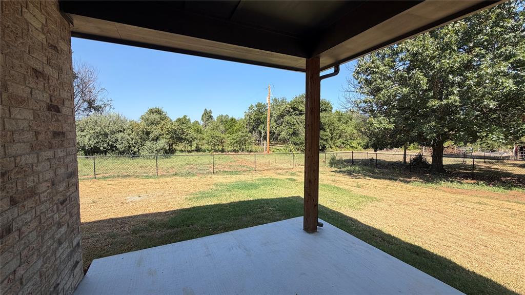 16409 April Drive Property Photo 4