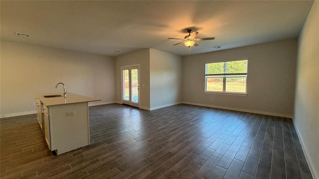 17441 Lantana Loop Property Photo 4