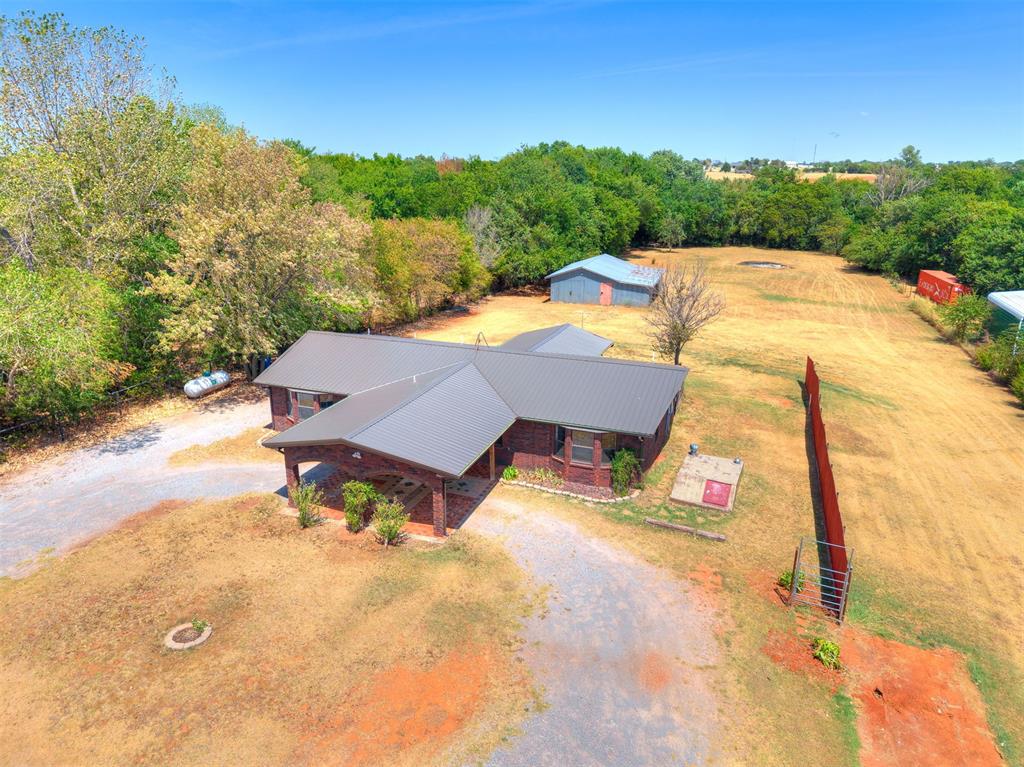 245 E Riddle Road Property Photo 1