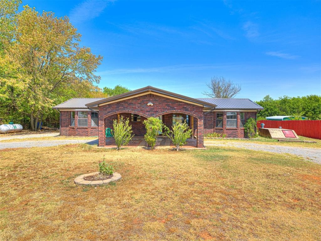 245 E Riddle Road Property Photo 2