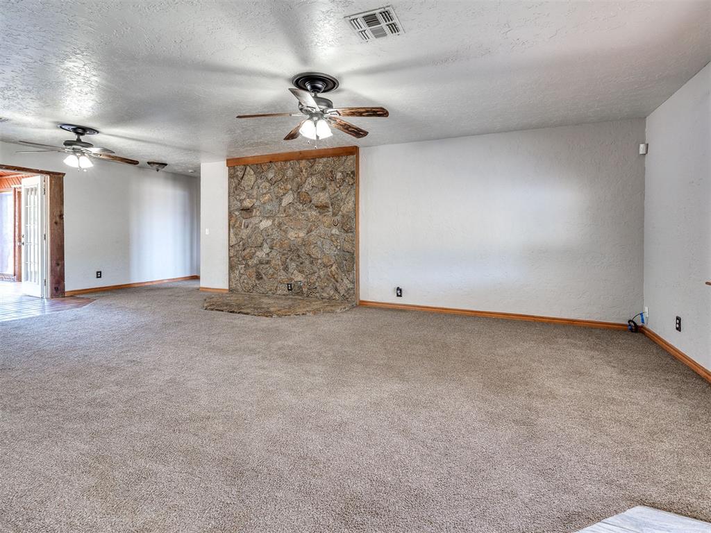 245 E Riddle Road Property Photo 12