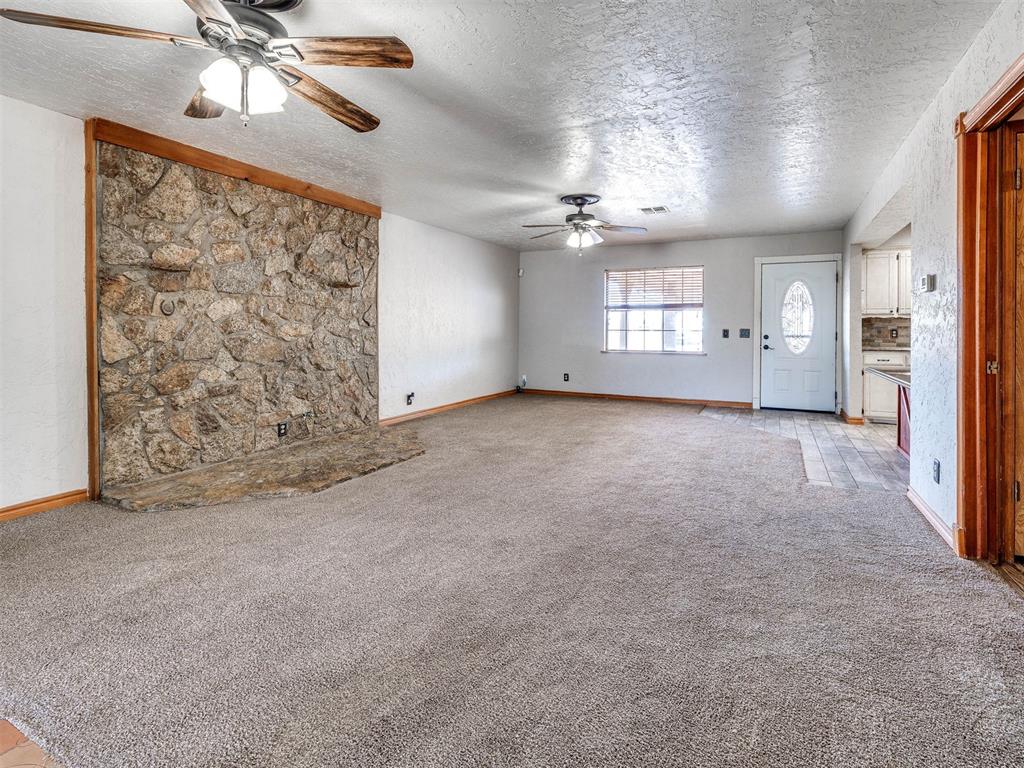 245 E Riddle Road Property Photo 13