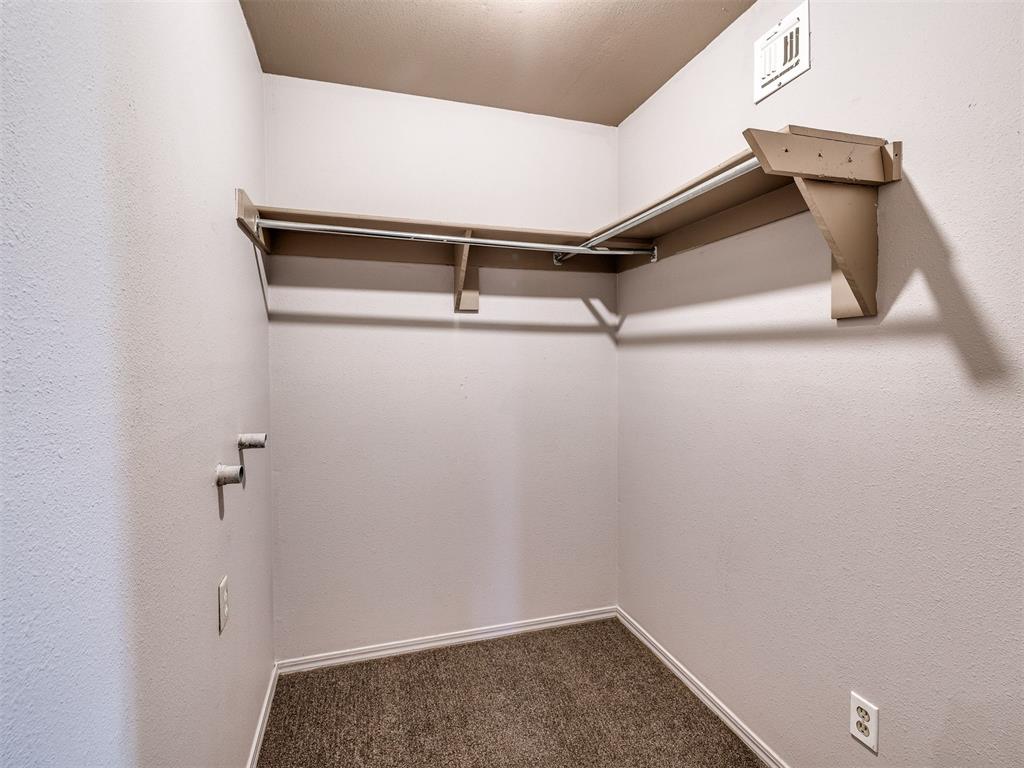 245 E Riddle Road Property Photo 23