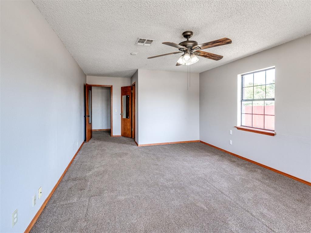 245 E Riddle Road Property Photo 25