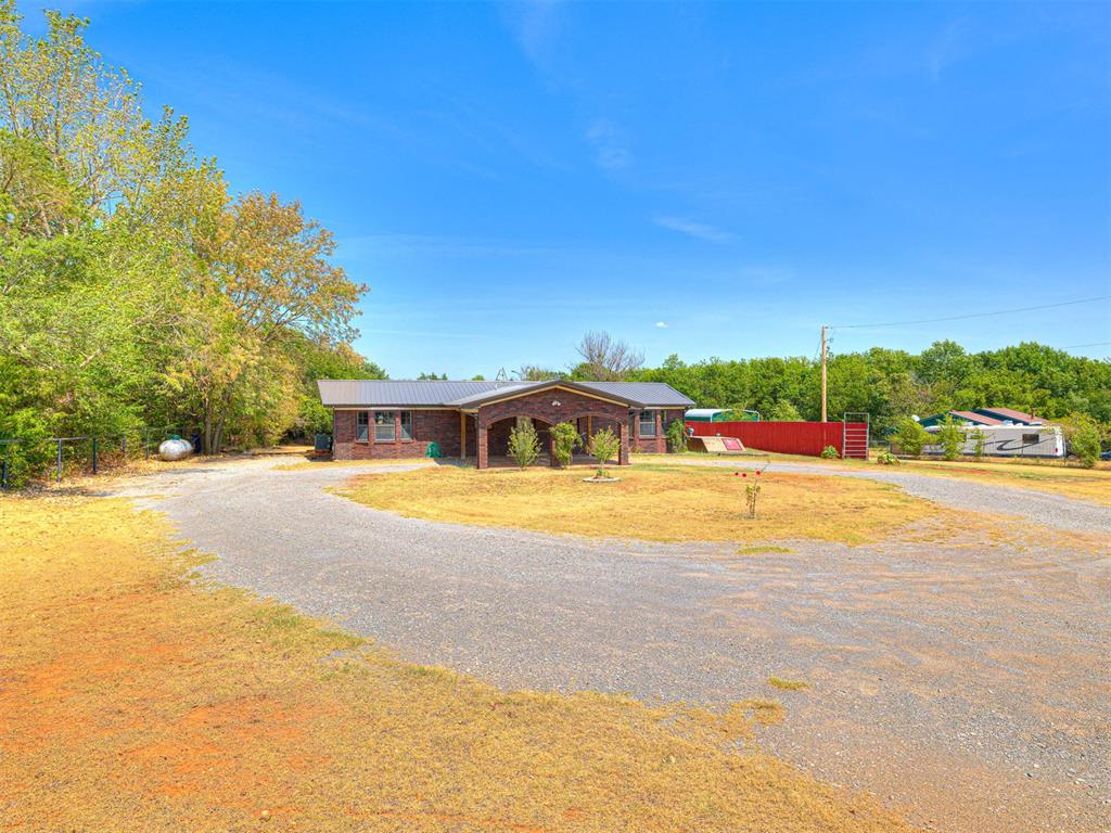 245 E Riddle Road Property Photo 41