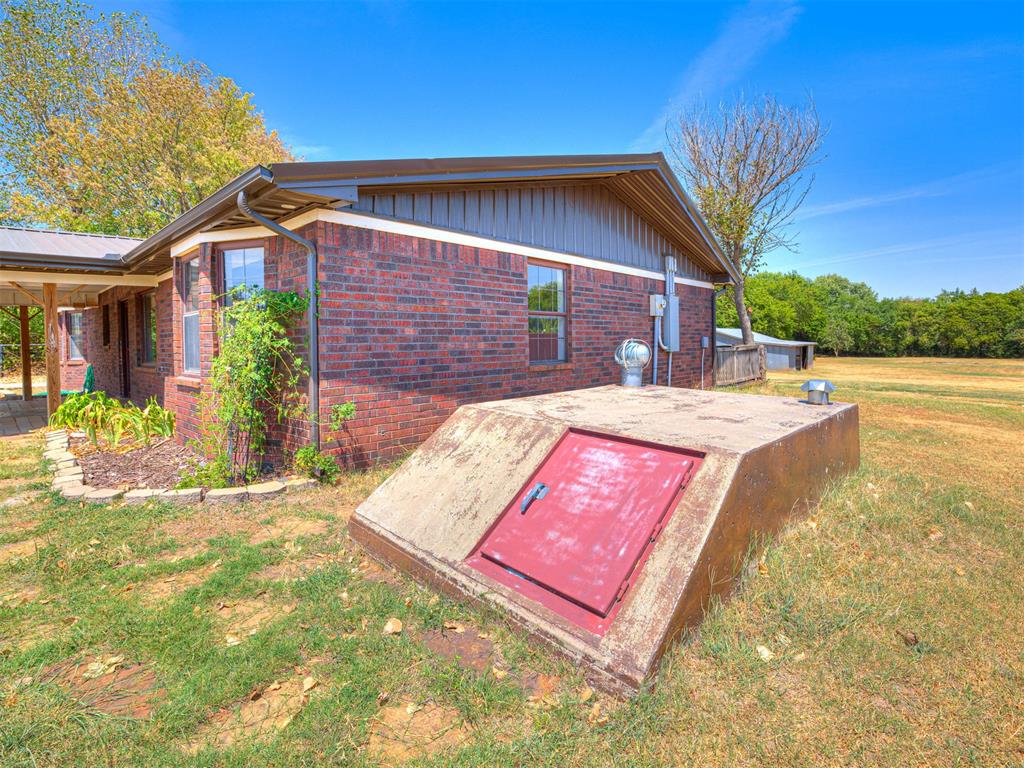 245 E Riddle Road Property Photo 43