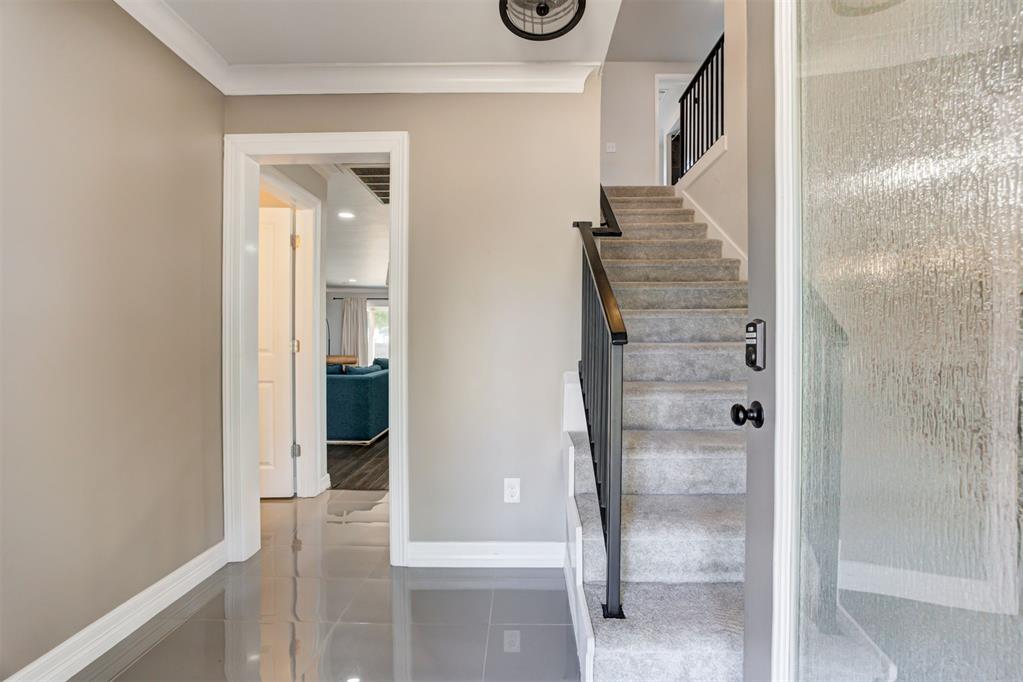11404 Leaning Elm Road Property Photo 3