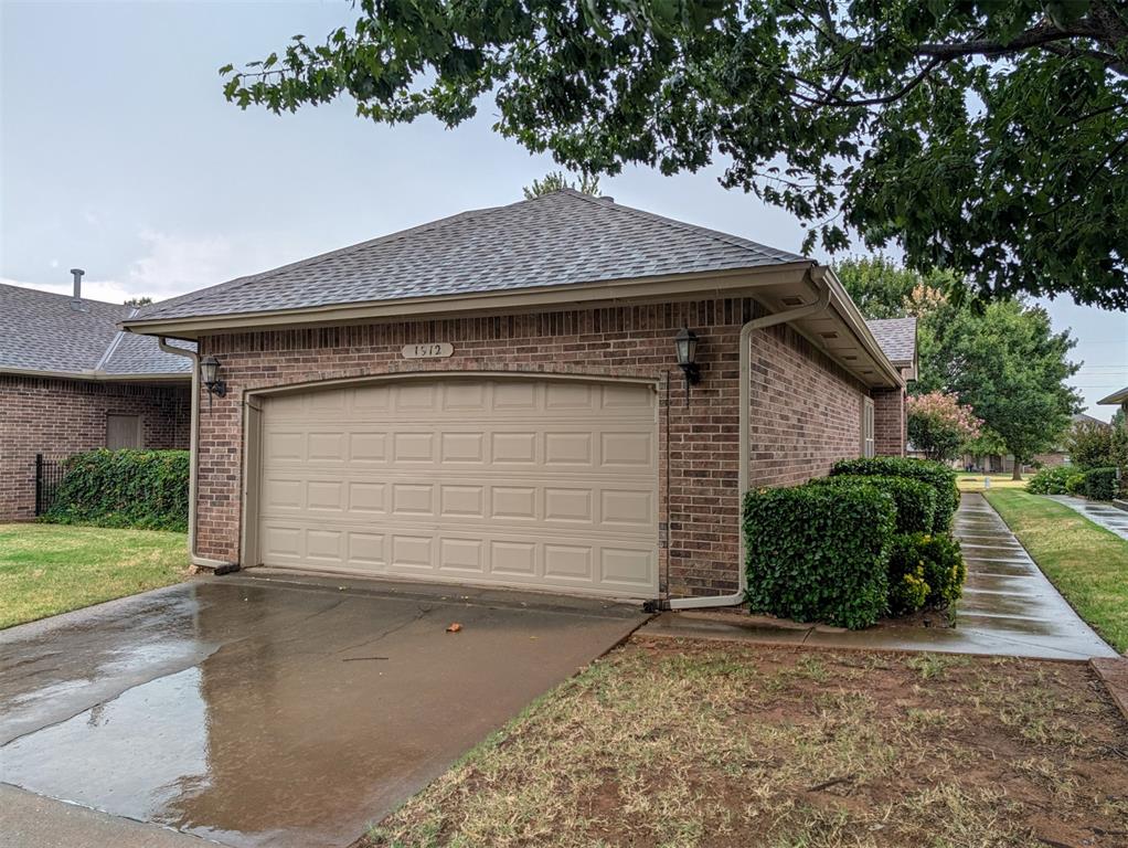 1912 Nw 159th Place Property Photo 3
