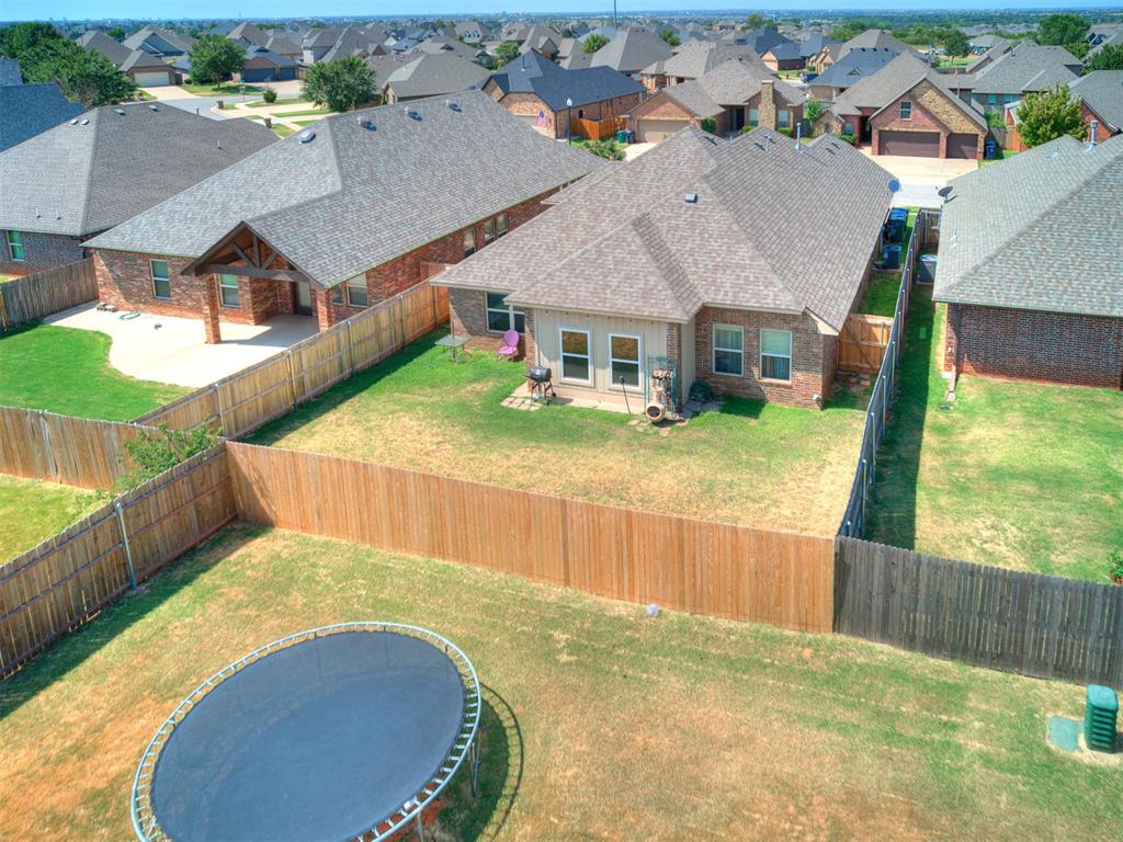 18228 Bridlington Drive Property Photo 4
